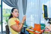 鸡西泰国主播品三亚榴莲：“尝到了家乡味”